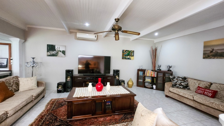 4 Bedroom Property for Sale in Wilgenhof Free State